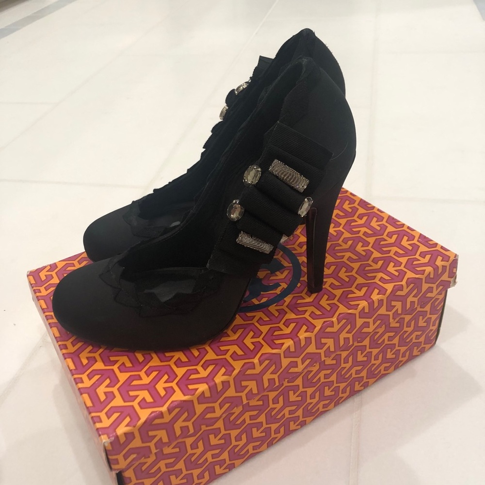 Tory Burch Owen Heels - Picture 4 of 6